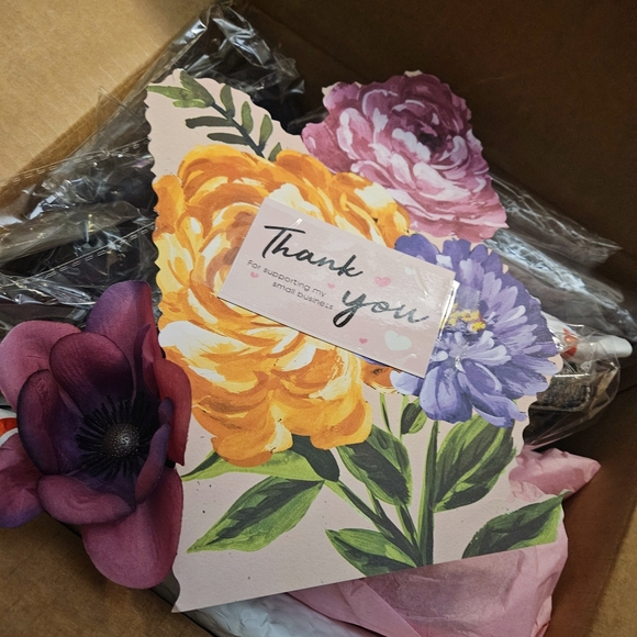 Im a Posh Ambassador 2 & Would ❤️ to send you a beautiful 📦 ! - Picture 2 of 4